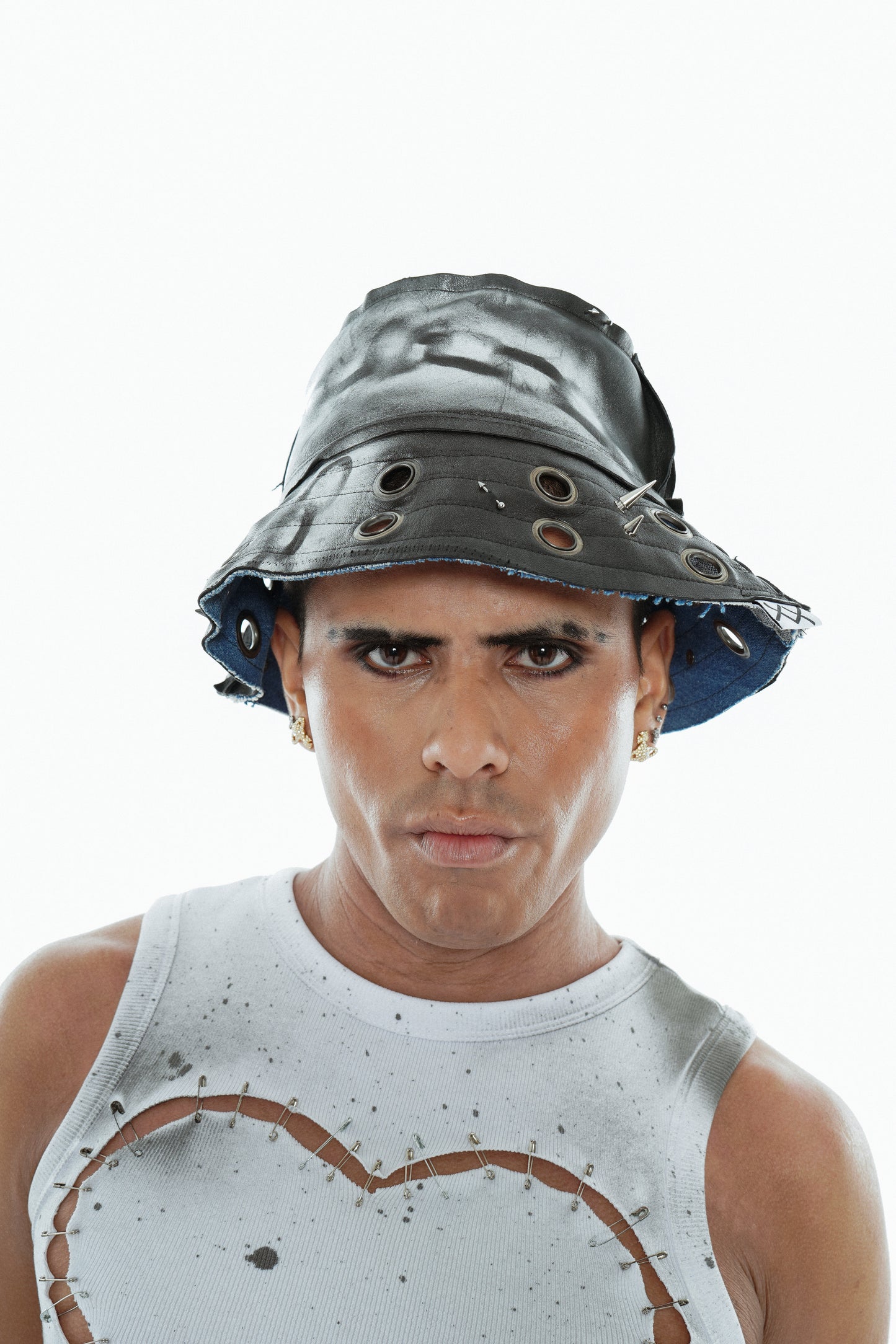 Morph Eyelet Bucket Hat