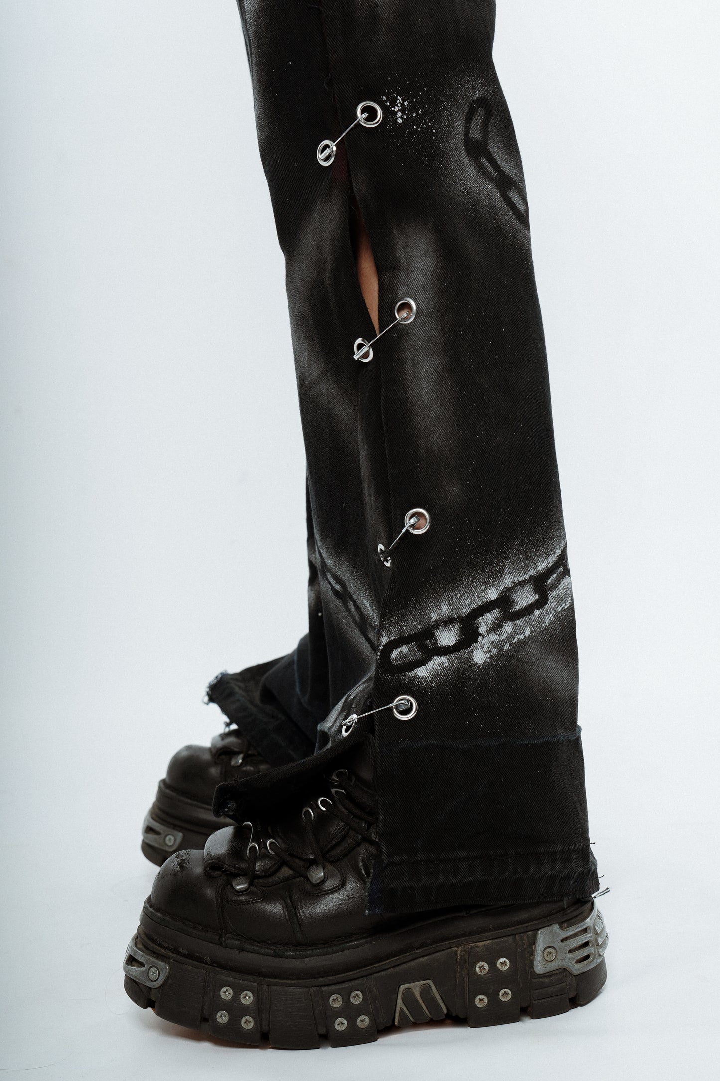 Mirror Chain Flare Jeans