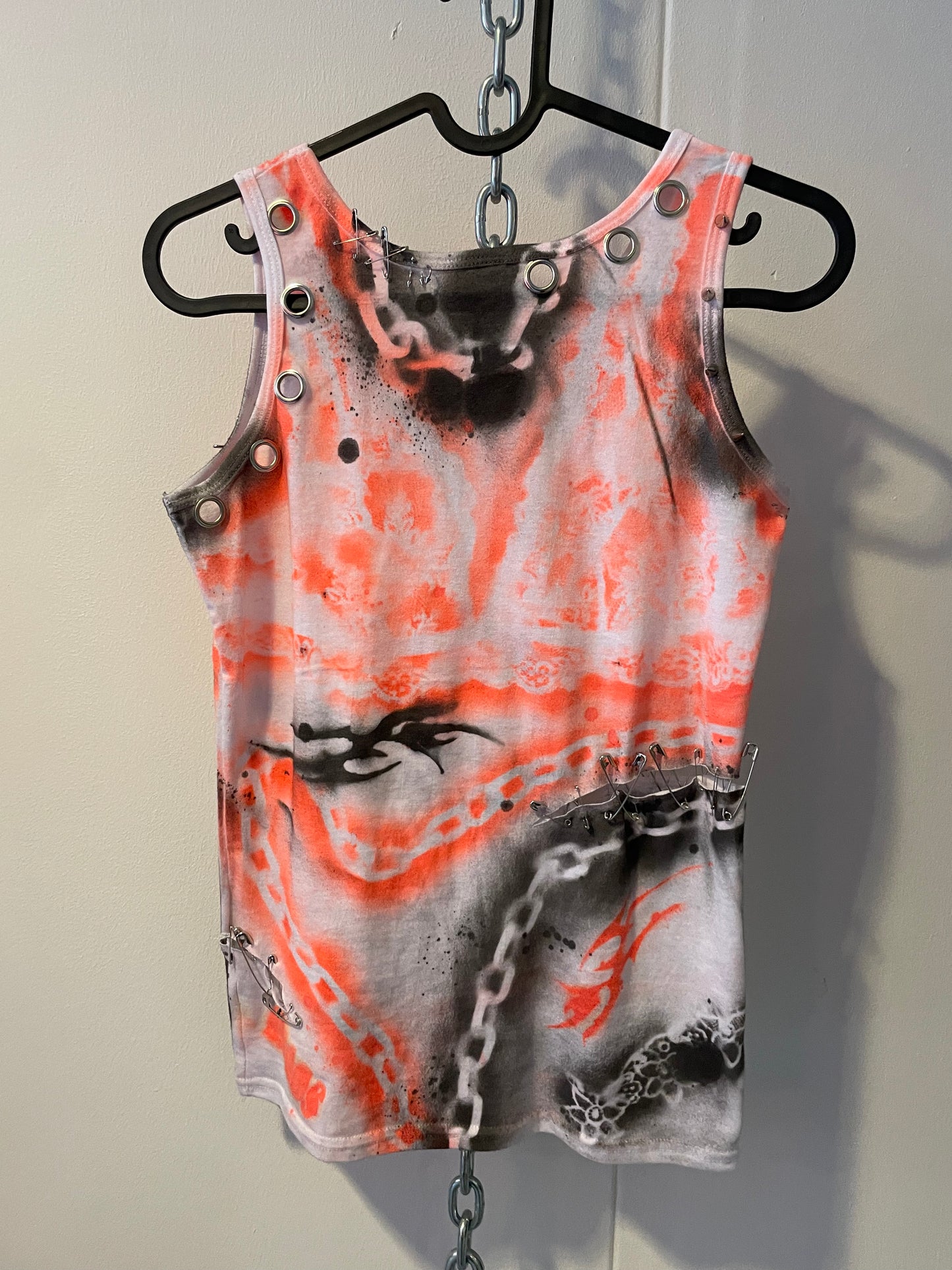 Punk spraypaint tanktop