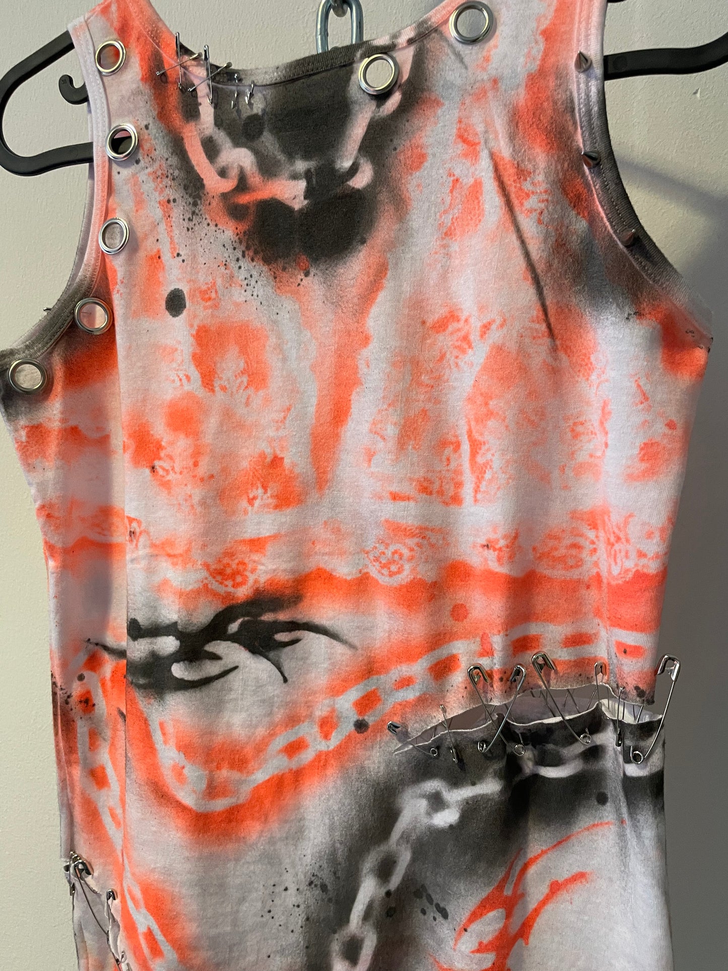 Punk spraypaint tanktop