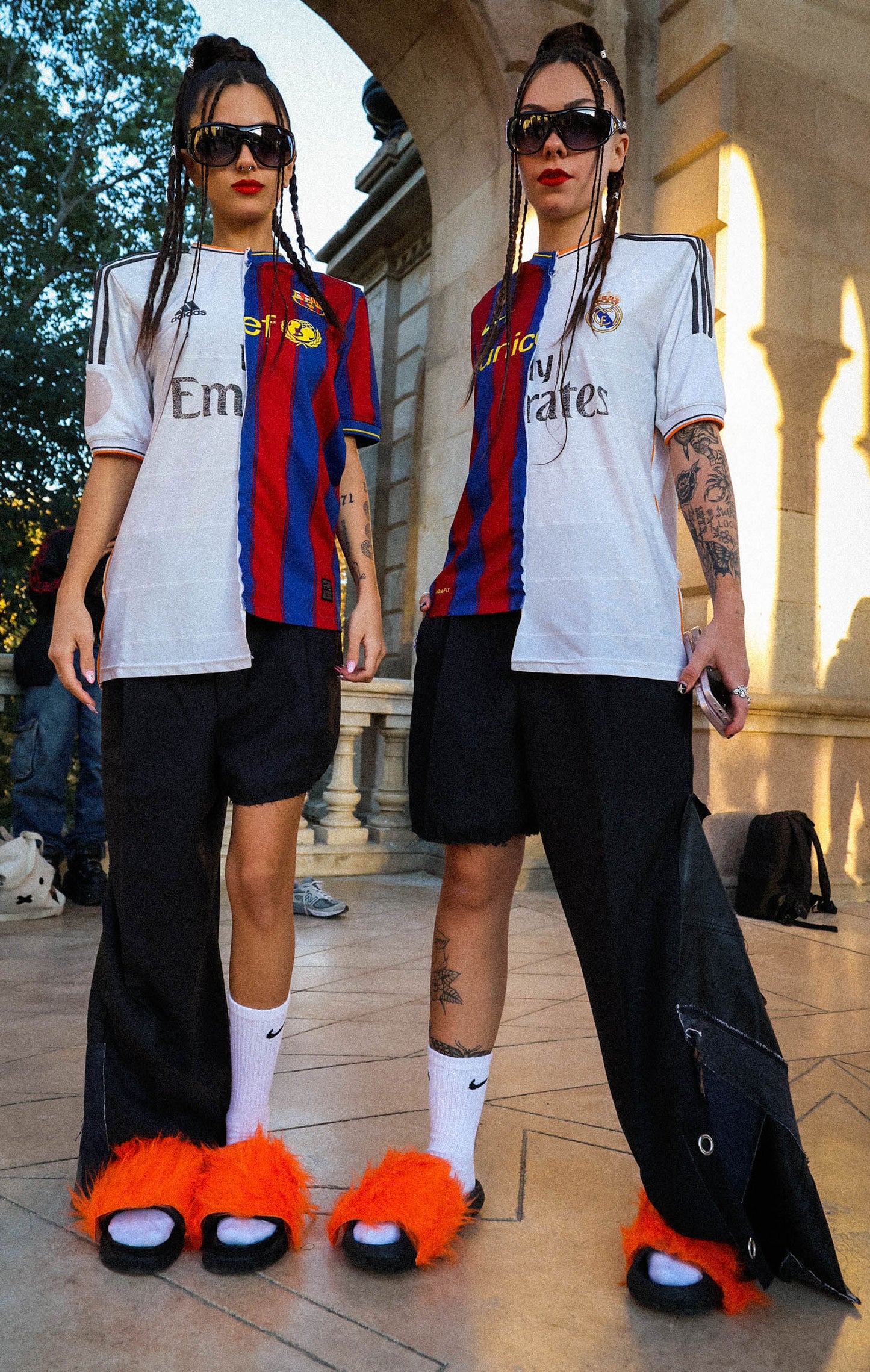 EL CLASICO TWIN TEE