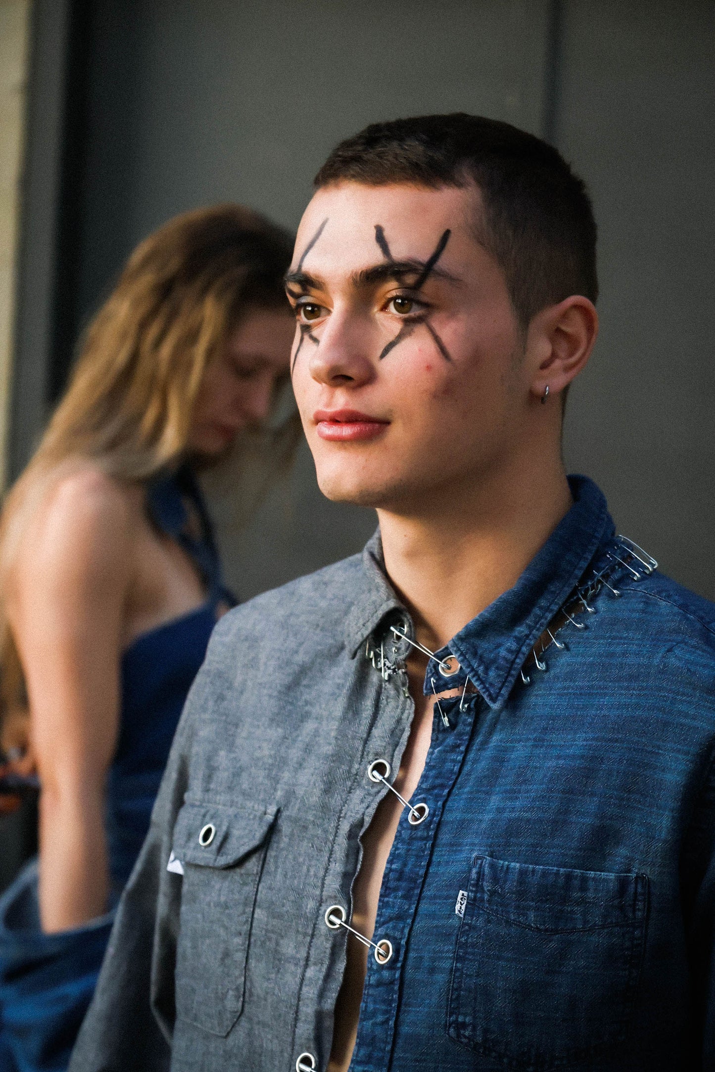 SPLIT REWORKED SHIRT CROPPED